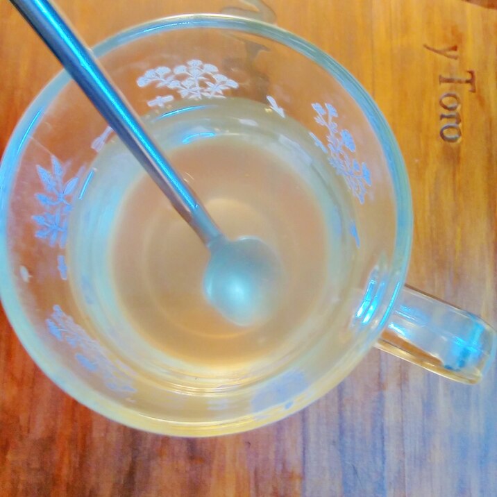 甘酸っぱい柚子果汁いっぱい濃いはちみつ湯